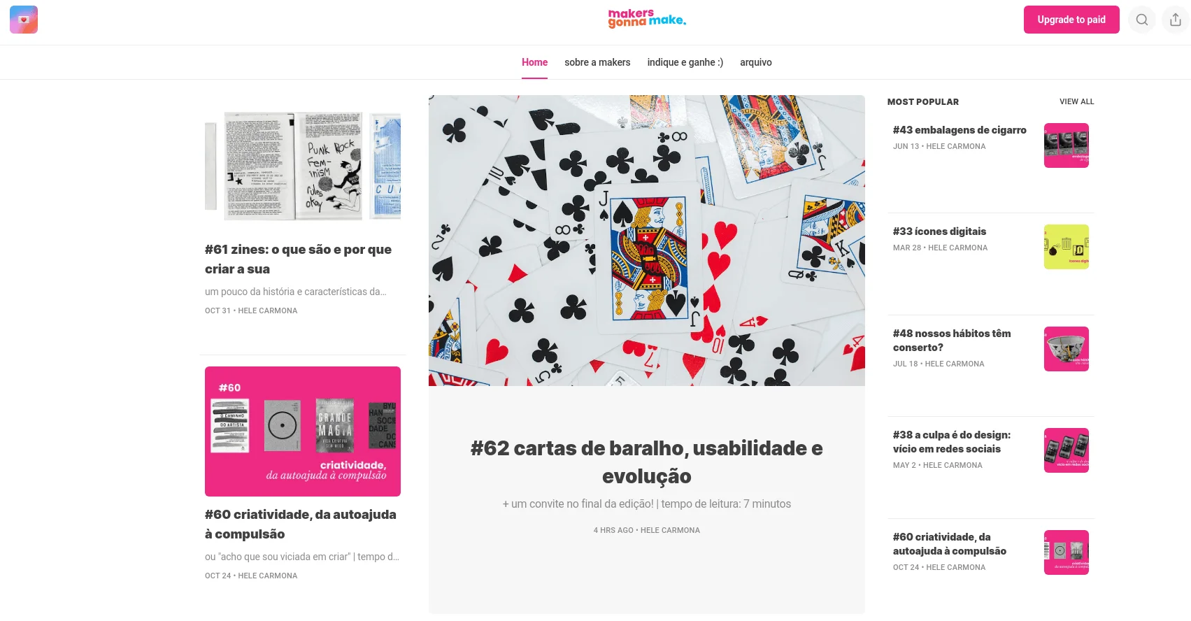 Imagem de captura de tela. É a página inicial do site da newsletter Makers gonna make, com um visual limpo e estimulante, com fontes de título em rosa forte contra fundo branco e fontes de texto em cinza bem escuro. As miniaturas de imagens para chamada dos posts são bem coloridas.