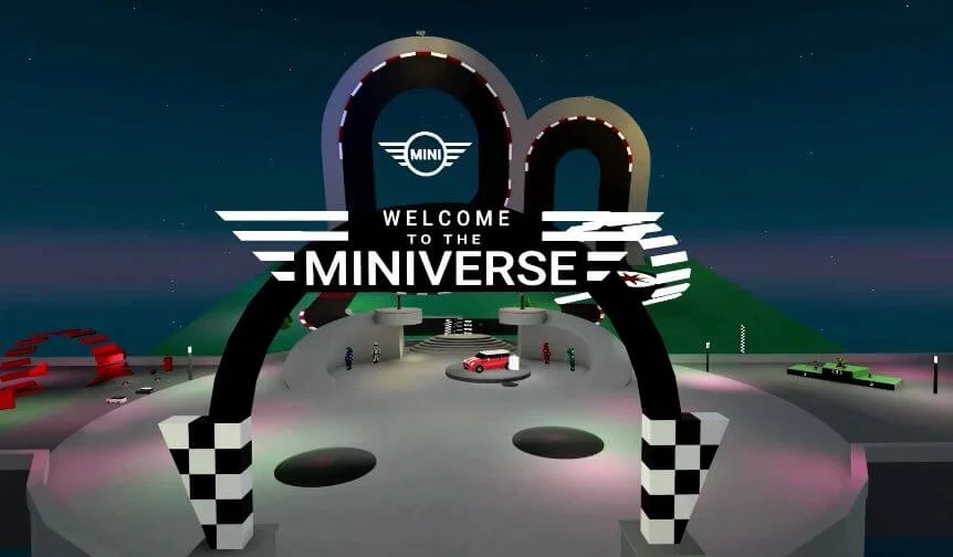 Uma captura de tela Horizon Worlds e do espaço da empresa de carros Mini, montado dentro do jogo.