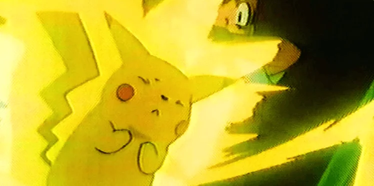 Captura de tela de uma cena do episódio de Pokémon que acabou censurado devido ao efeito de luzes piscantes. A imagem mostra Pikachu usando seu ataque de eletricidade.