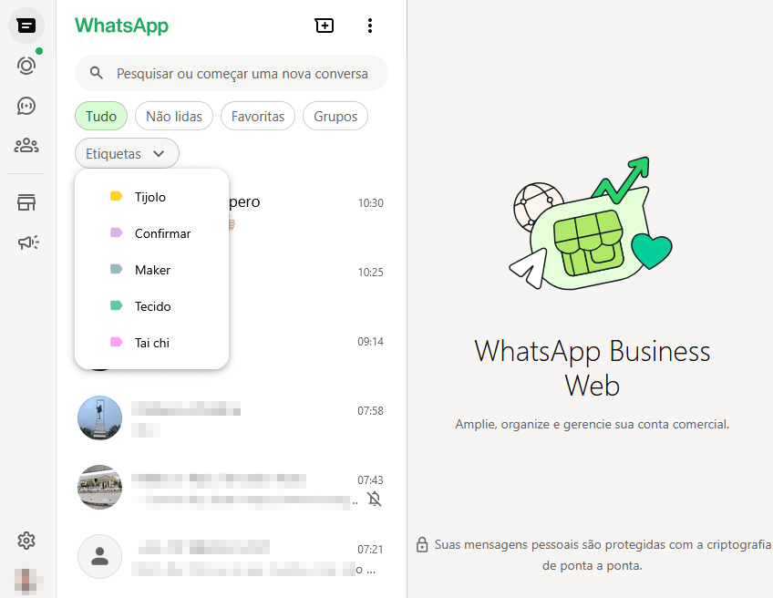 Screenshot do WhatsApp Business com as etiquetas em destaque.
